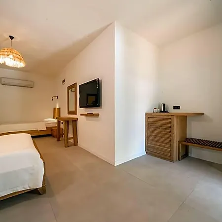 Zuemruet Boutique Hotel *