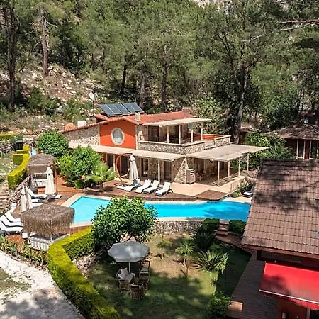 Zuemruet Boutique * Çıralı