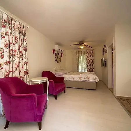 Zuemruet Boutique * Çıralı